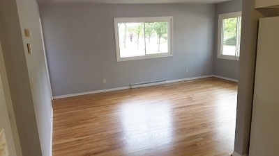 living room - 4904 Farwell St