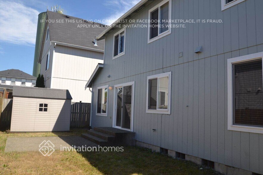 Building Photo - 1623 201st St E