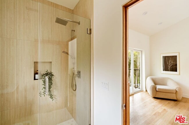 Building Photo - 2701 Jalmia Dr