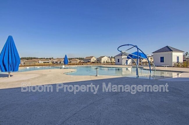 Building Photo - 602 Solar Ct