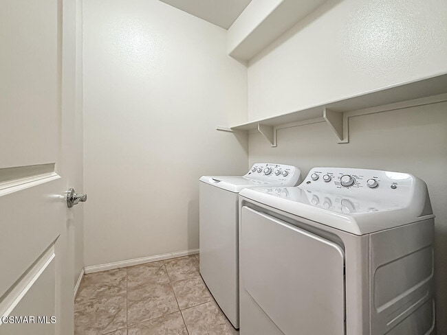 Building Photo - 389 Castiano St