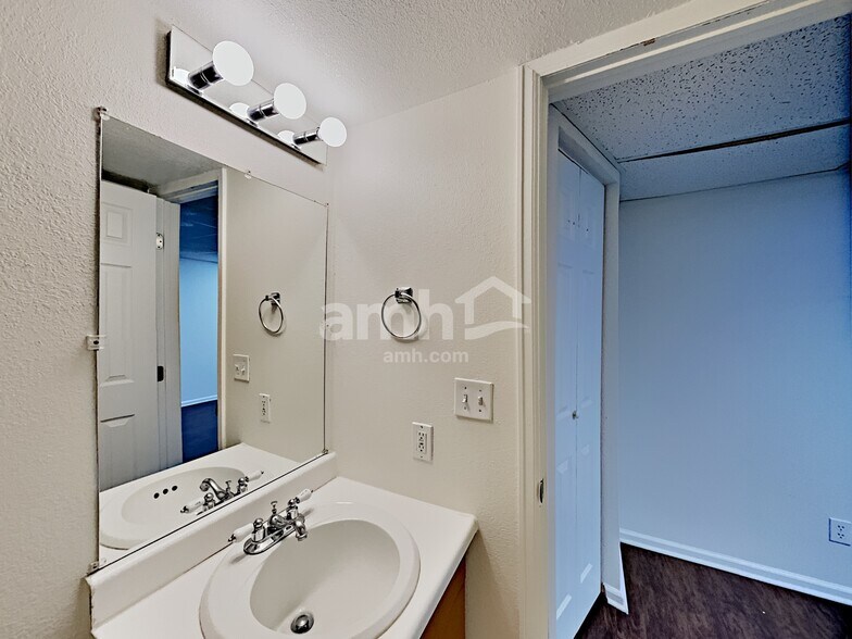 Building Photo - 1173 Sandpiper Ln