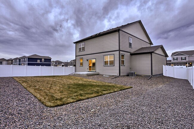 Building Photo - 4 Bedroom home in Windsor