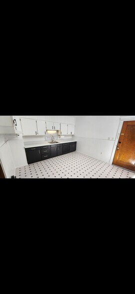 Building Photo - 368 Winola Ave
