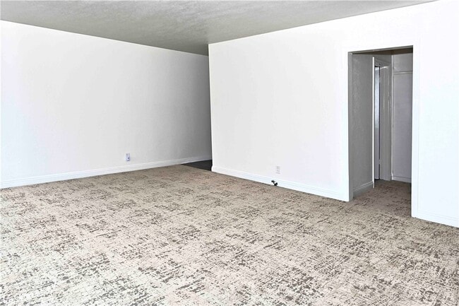 Building Photo - 1250 E Ocean Blvd
