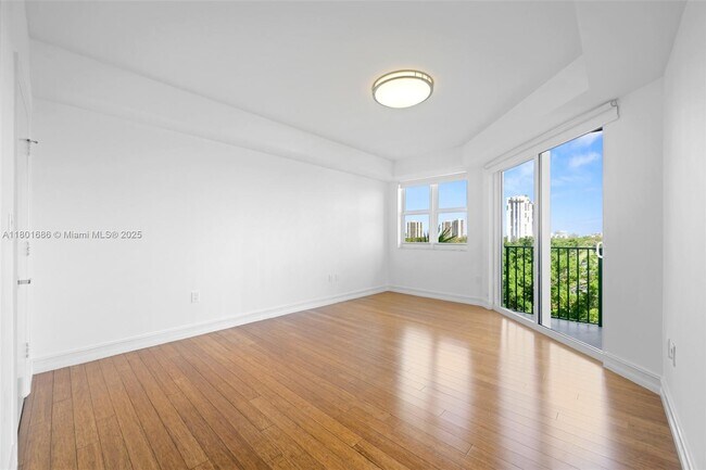 Building Photo - 20000 E Country Club Dr