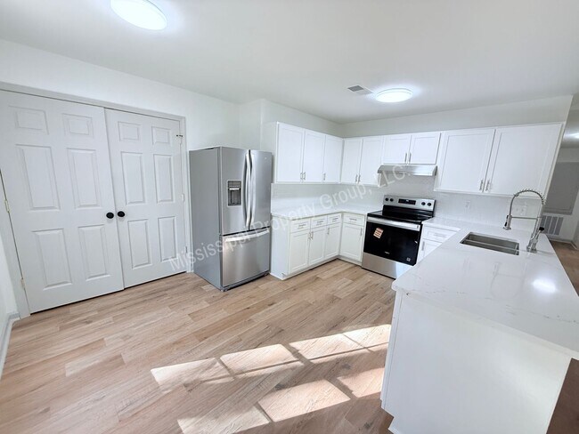 Building Photo - 3BR/3BA For Rent Short Term