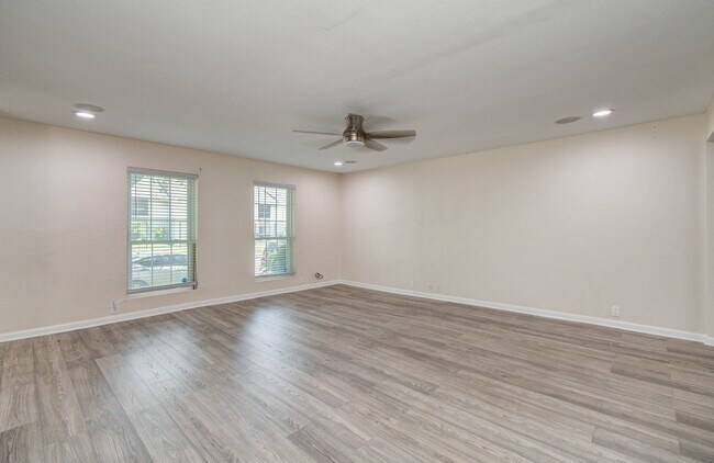 Building Photo - 8102 Amelia Rd