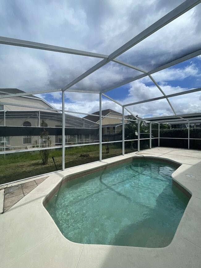 Building Photo - 128 Strait Dr
