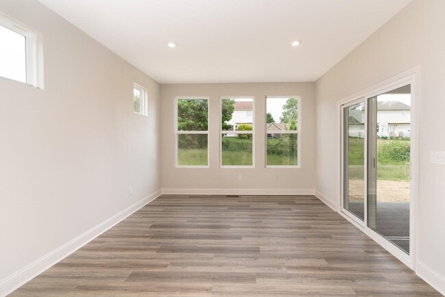 Building Photo - 5852 Stillwater Ln