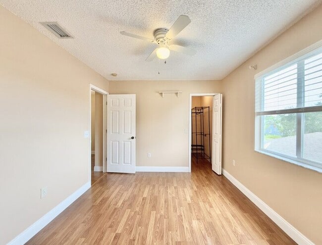 Building Photo - 1647 Gray Bark Dr