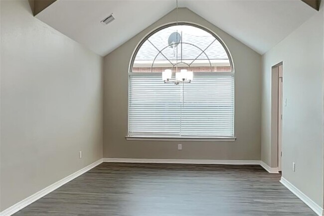 Building Photo - 8227 Sports Haven Dr