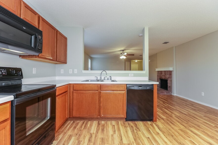 Building Photo - 1625 Sierra Meadow Ln