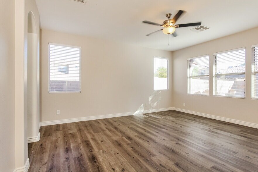 Building Photo - 29751 N 121st Dr