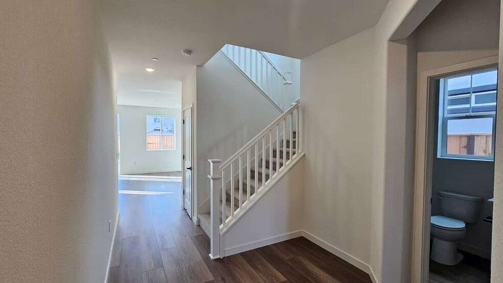 Building Photo - 10287 Garmont Way