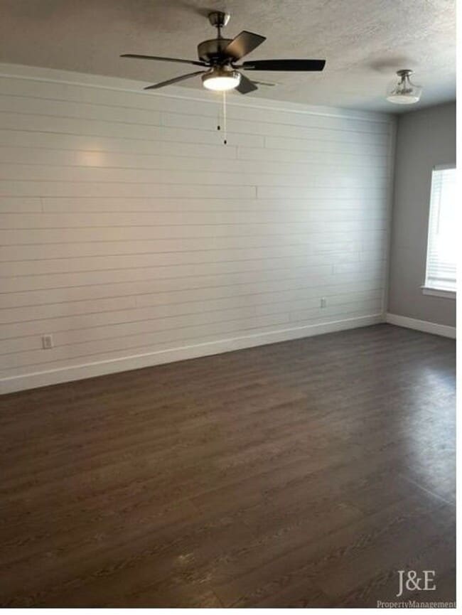Building Photo - 3032 225 E