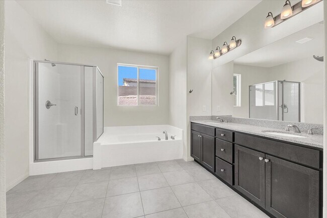 Building Photo - 4709 N Park St