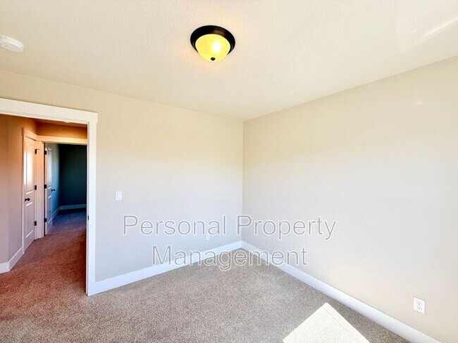 Building Photo - 8728 N 1st St