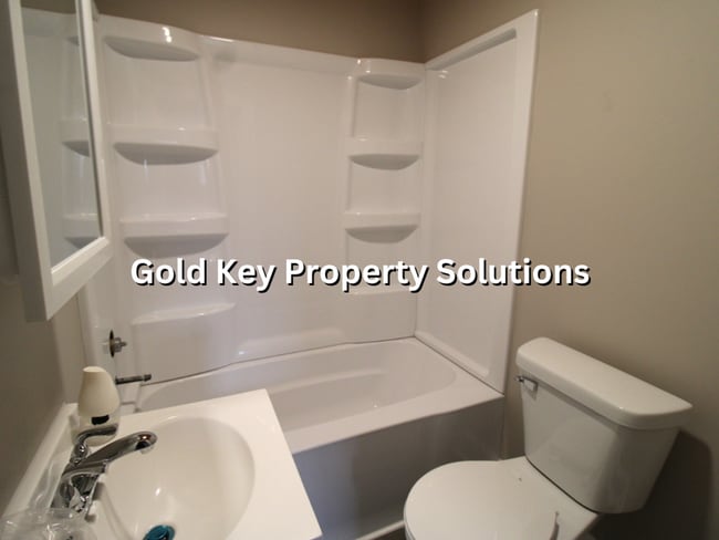 Building Photo - Updated 2 Bed 1 Bath Home for Rent (NO SEC...