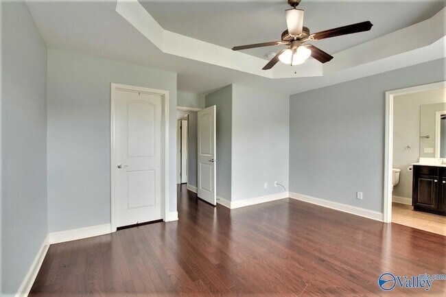 Building Photo - 24603 Rolling Vista Dr