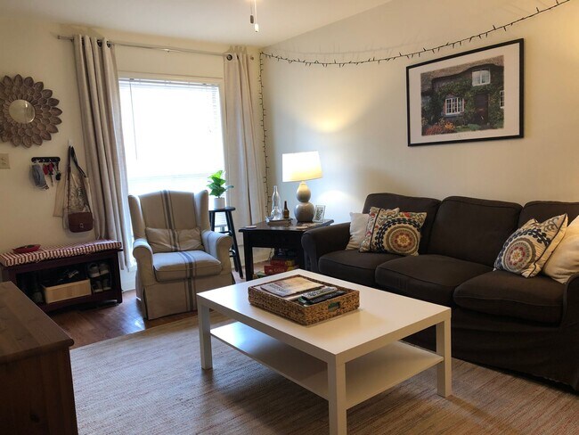 Building Photo - Great Location!!! Five Points, Tanyard Condominium's Available August 1st