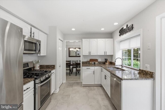 Building Photo - 408 Huntfield Ct NE