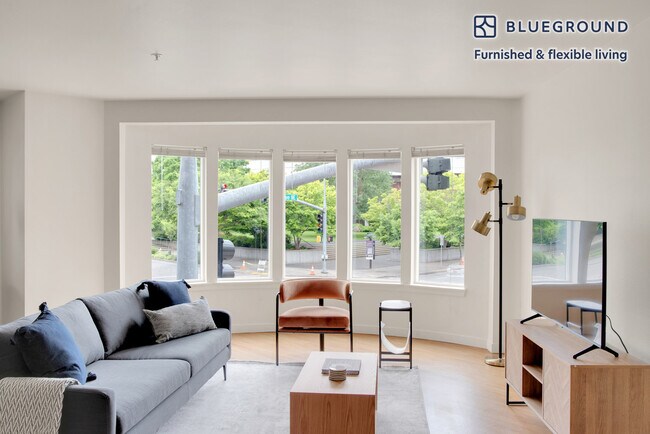 Primary Photo - 938 110th Ave NE