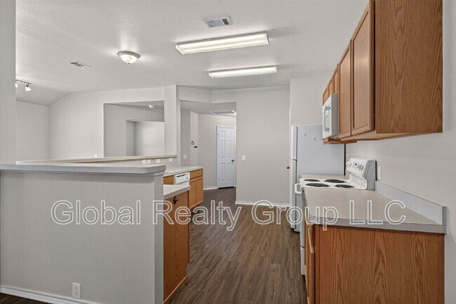 Building Photo - 5240 Brookline