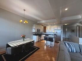 Building Photo - 4852 S Prairie Ave
