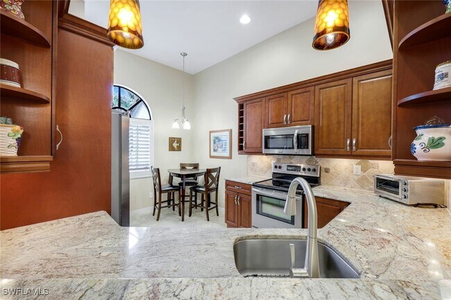 Building Photo - 6555 Valen Way