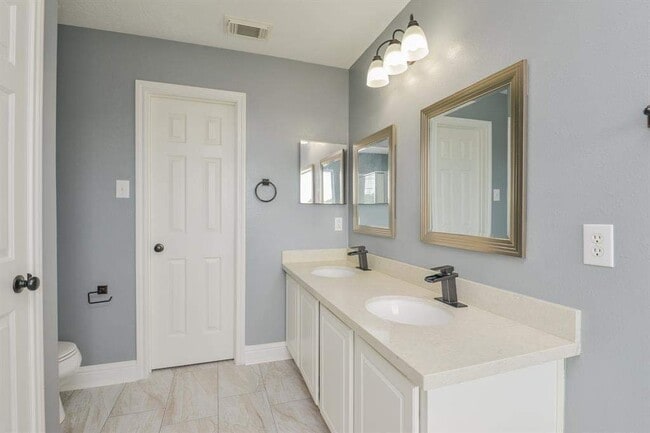 Building Photo - 8755 Thistlemoor Ln