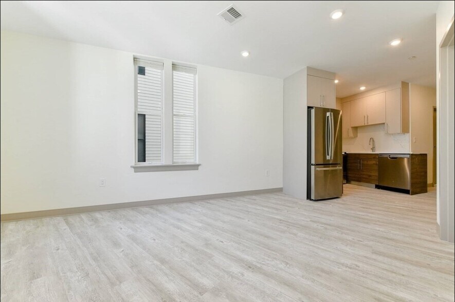 Building Photo - 400 Dorchester St