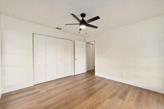 Building Photo - 3025 SE 55th Ave