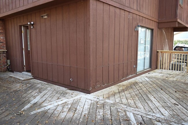 Building Photo - 815 Timbers Ct