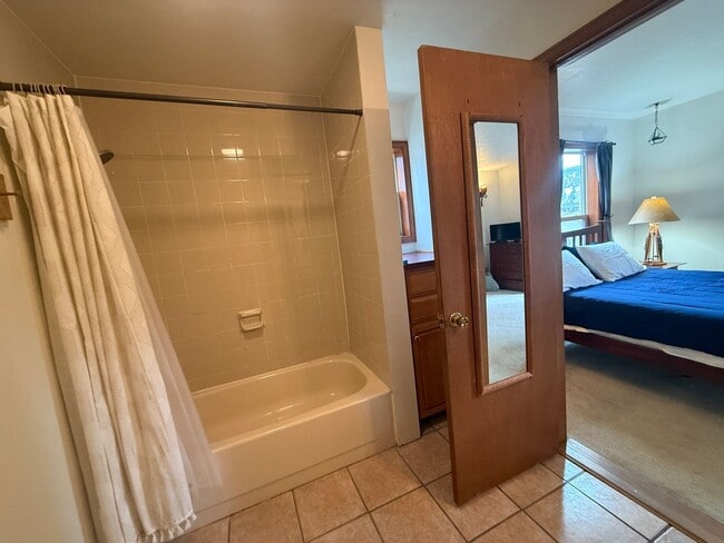 Building Photo - 1BD/1BA Steamboat Mountain Furnished Winte...