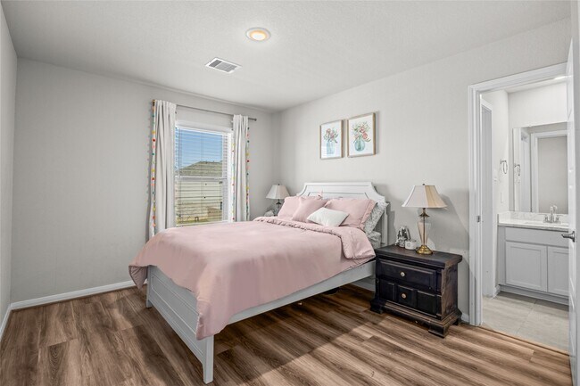 Building Photo - 15910 Jordan Mdw Wy