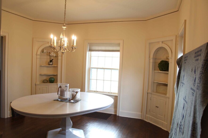 Building Photo - 1029 N Noyes Blvd