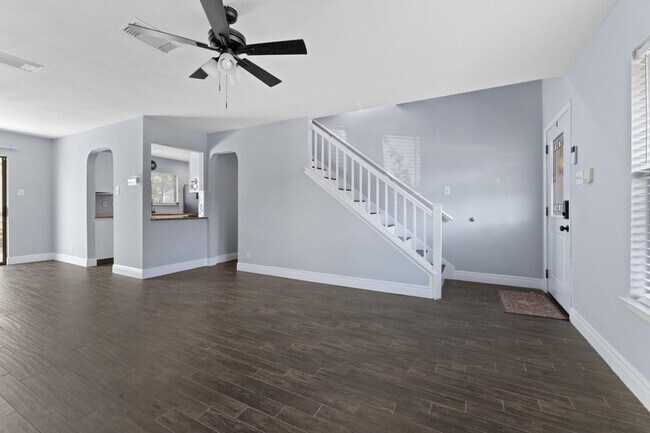 Building Photo - 12811 Huntsman Lake Dr
