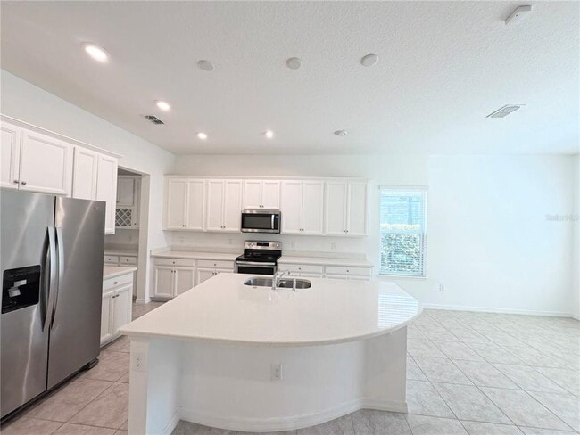 Building Photo - 12676 Salomon Cove Dr
