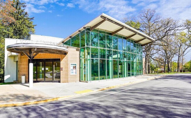 Building Photo - 328 W Edmonston Dr