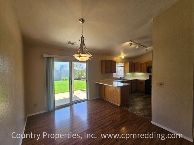 Building Photo - Light & Bright 3-Bedroom House in Ravenwood Subdivision Coming Available Early May!