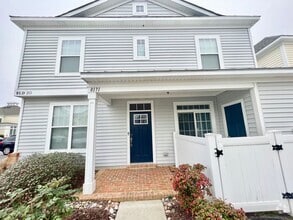 Building Photo - 3BD/2.5BA End Unit Condo in Harbor Walk! B...