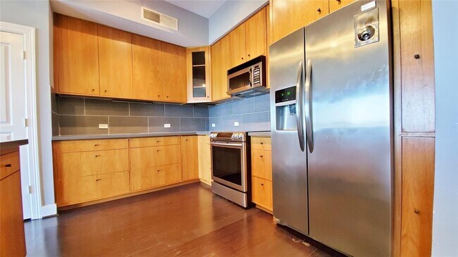 Building Photo - 3333 Allen Pkwy