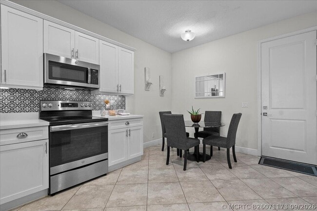 Building Photo - 131 Sword Fern Pl