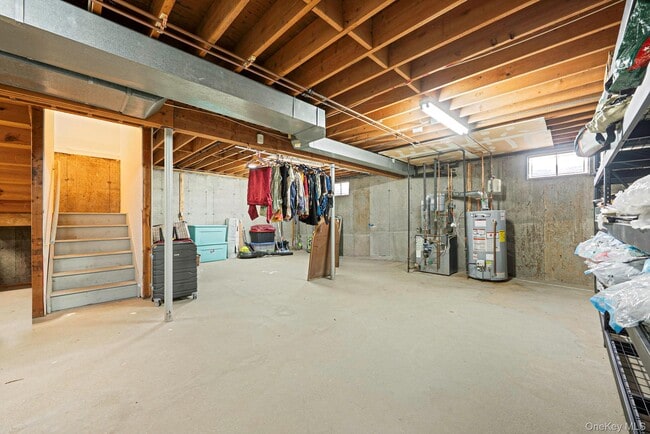 Building Photo - 475 Old Country Rd