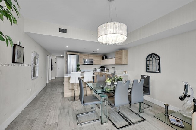 Building Photo - 16385 Biscayne Blvd