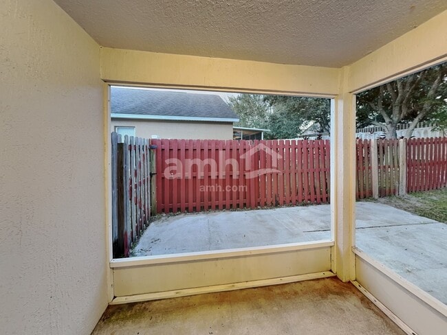 Building Photo - 1072 Bluegrass Dr