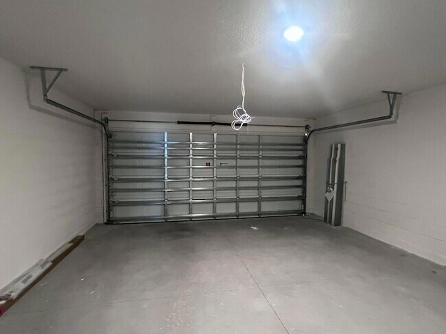 Building Photo - 3161 Fergus Ave