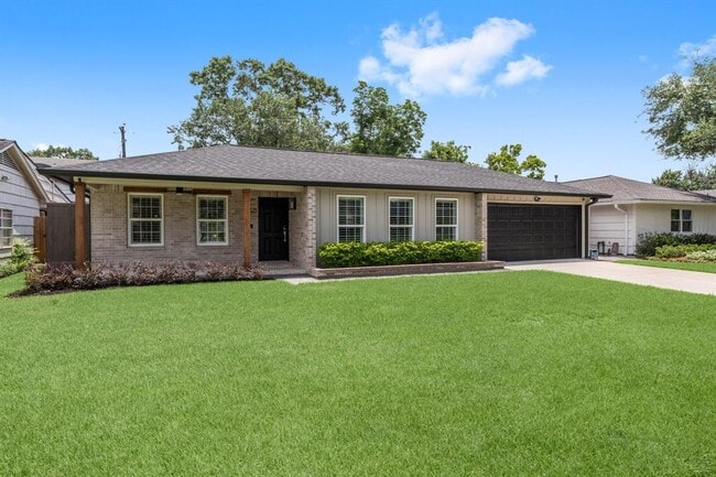 Building Photo - 5521 Lincrest Ln