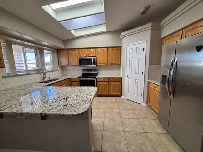 Building Photo - 3 Bedroom - 2 Bath Home